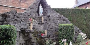 La France et ses centaines de grottes de Lourdes
