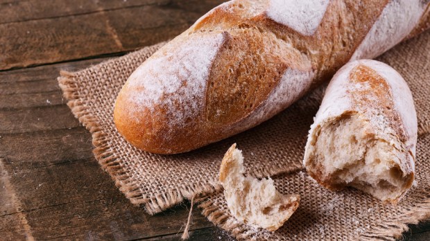 WEB3-BAGUETTE-FRENCH-BREAD-De_Yulia_von_Eisenstein_I_Shutterstock