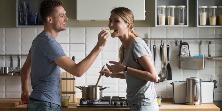 COUPLE KITCHEN