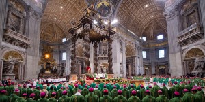 Les pères synodaux aux jeunes : « Aidez le monde à se réveiller ! »