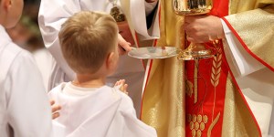 Les écueils à éviter avant et après la première communion de son enfant