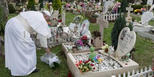 Quand le pape François pleure les enfants qui ne sont jamais nés