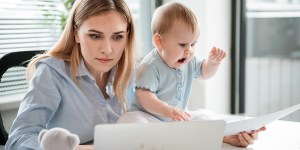 Sept conseils pour télétravailler avec un bébé