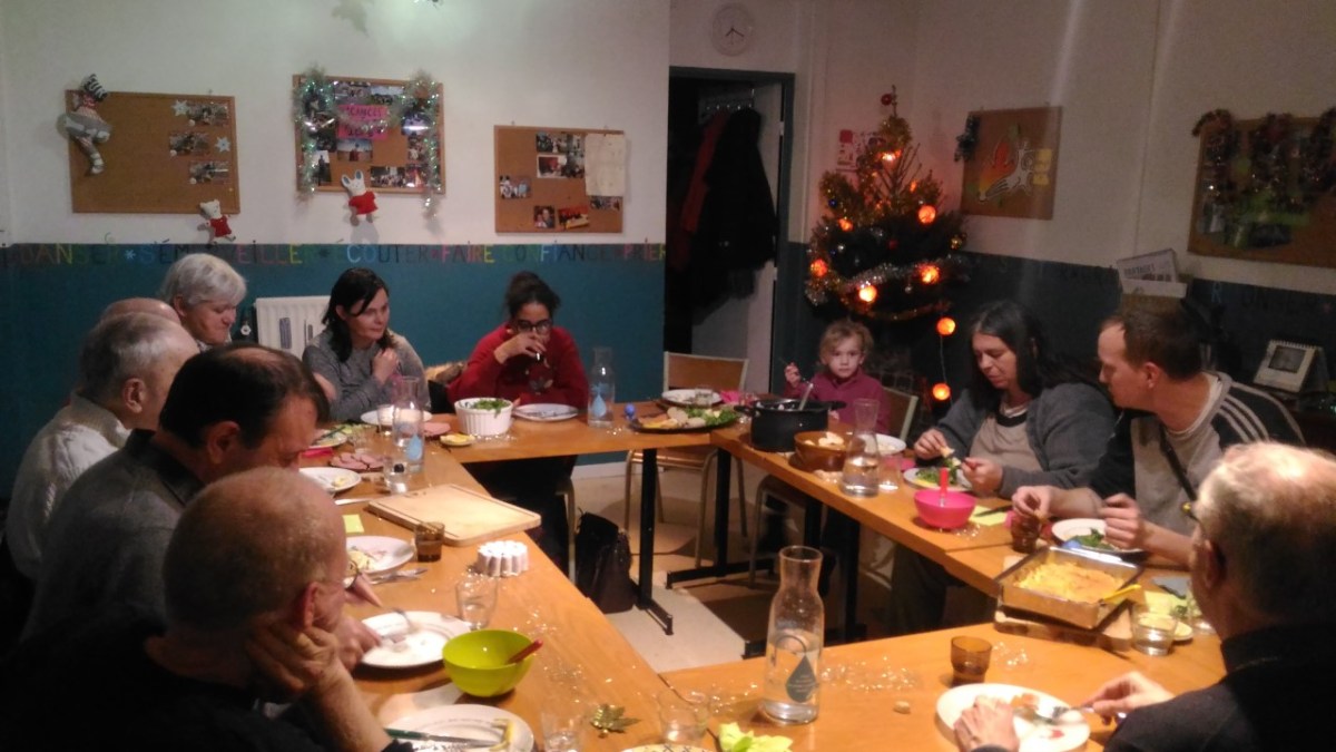 Jeudi soir faubourg de Béthune Fraternité Diocésaine des Parvis Lille