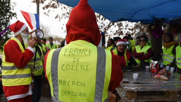 YELLOW VESTS