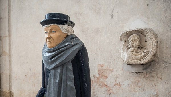 STATUE REPRESENTING THE POET MARIE NOEL