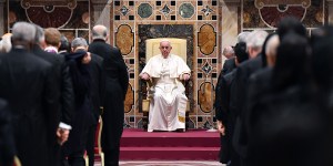 Le pape François défend une « diplomatie moderne » multilatérale