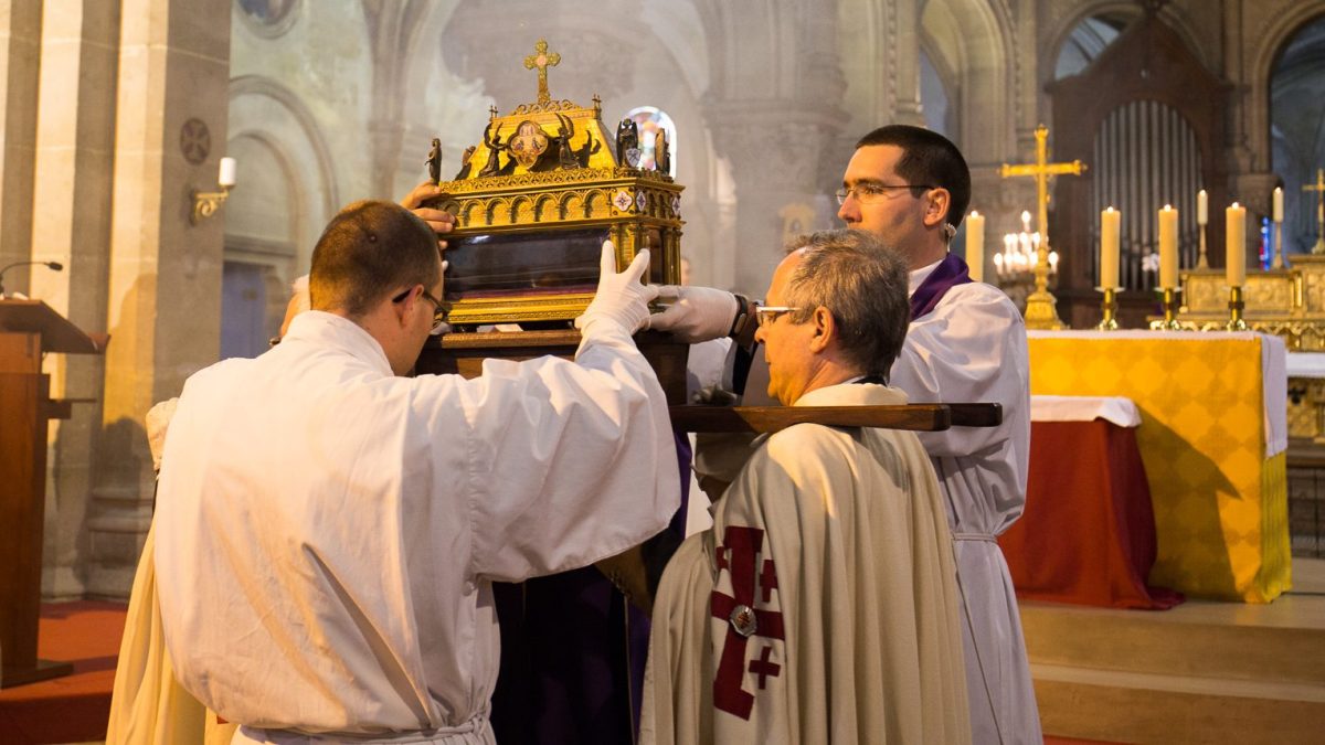 sainte tunique argenteuil vénération