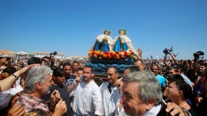 Pèlerinage des Saintes-Maries-de-la-Mer, procession de Marie Jacobé et Marie Salomé