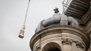 Suivi de chantier de restauration des seize génies du tambour du dôme et des groupes sculptés du chevet de l’église du Val-de-Grâce