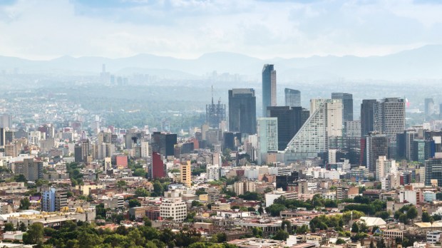 WEB2 &#8211; mexico-city-circa-may-2013-panoramic-shutterstock-711020923