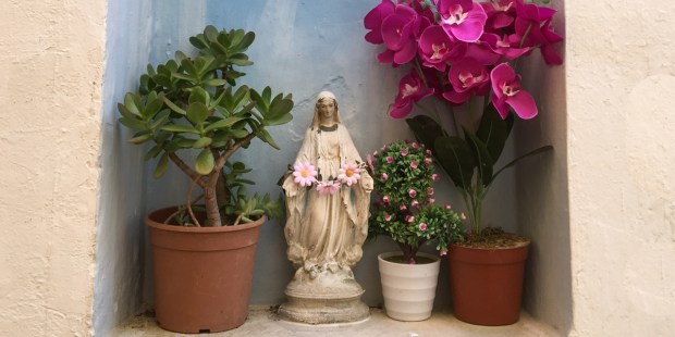 VIERGE MARIE A LA FENETRE