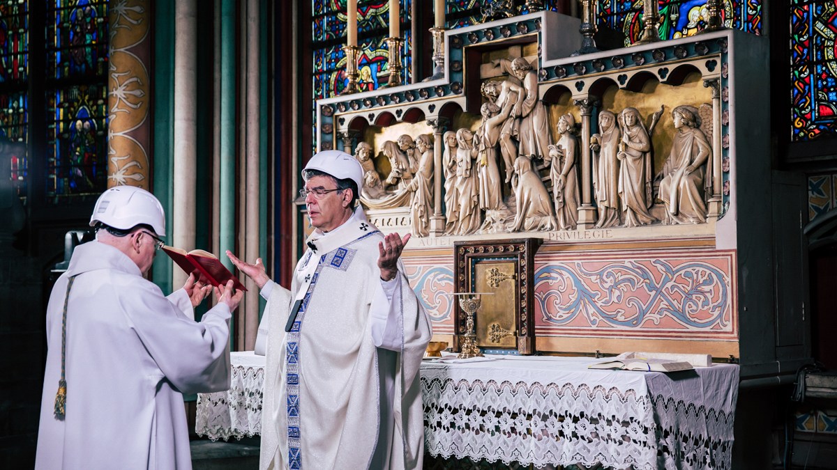 First mass celebrated in Notre-Dame Cathedral