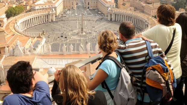 WEB2 &#8211; Rome, Italy &#8211; October 2008: Tourists on the dome Saint Peter&rsquo;s cathedral in Vatican. &#8211; Image  -shutterstock_582910423.jpg