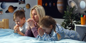 Les quatre mots nécessaires pour une prière en famille réussie