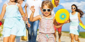 Huit choses à avoir en tête avant de partir en vacances avec des amis