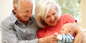 « Grands-parents nounous » : faut-il mettre des limites aux services rendus à ses enfants ?