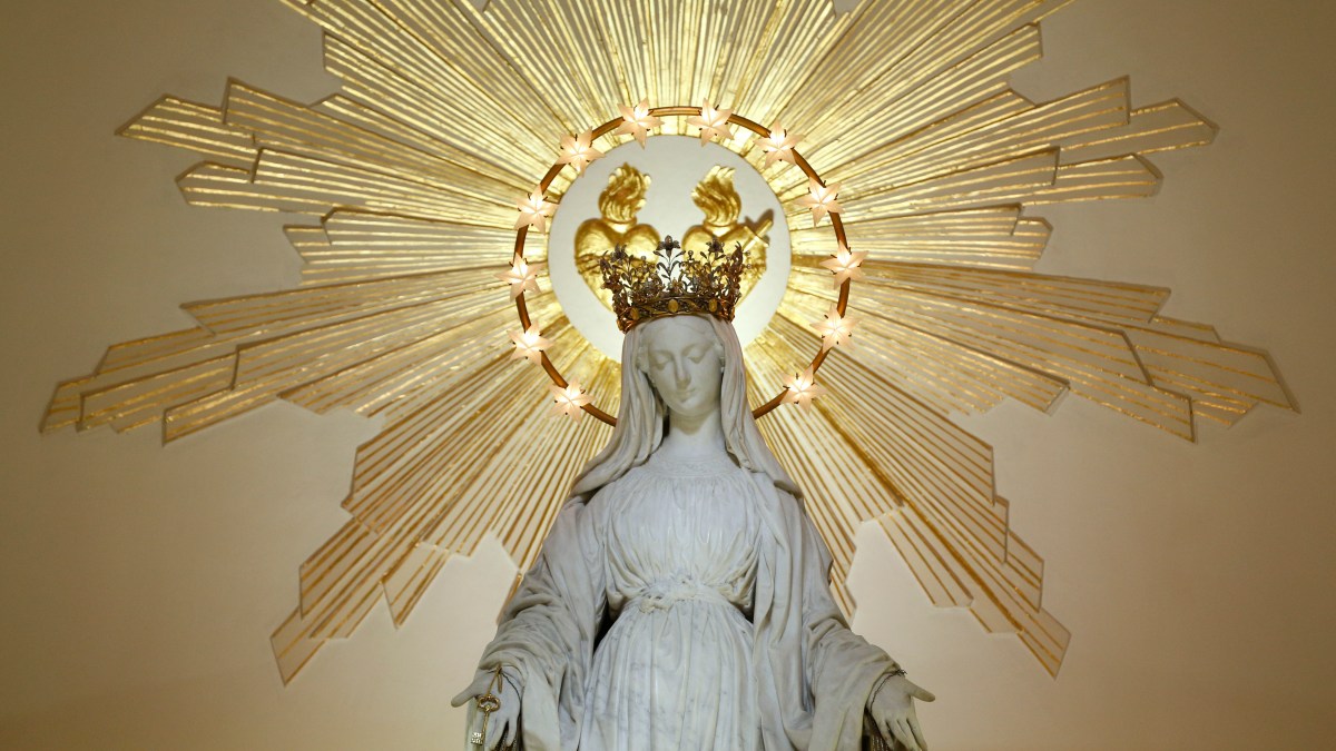 Notre Dame médaille miraculeuse couronnée
