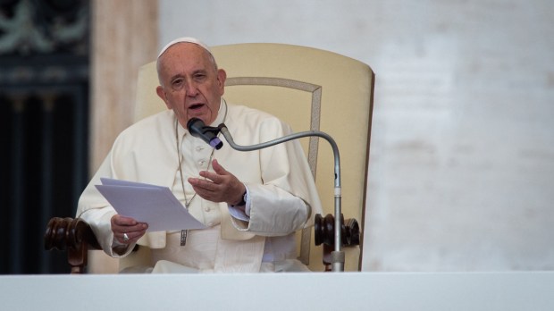 amgaoct3019-pope-francis-audience-antoine-mekary-am_3950.jpg