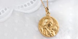 La Couronne : plus que des médailles de baptême, une véritable aventure familiale