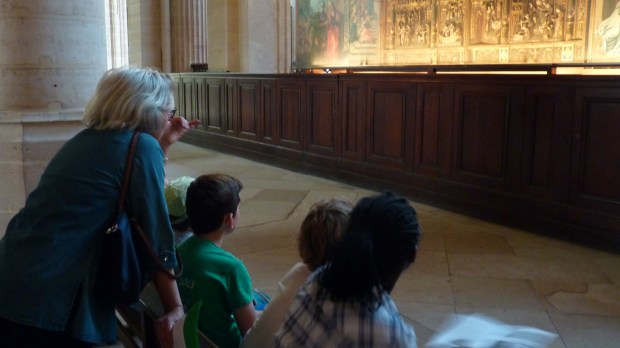 Visite dans l'église Saint-Germain-l'Auxerrois à Paris.