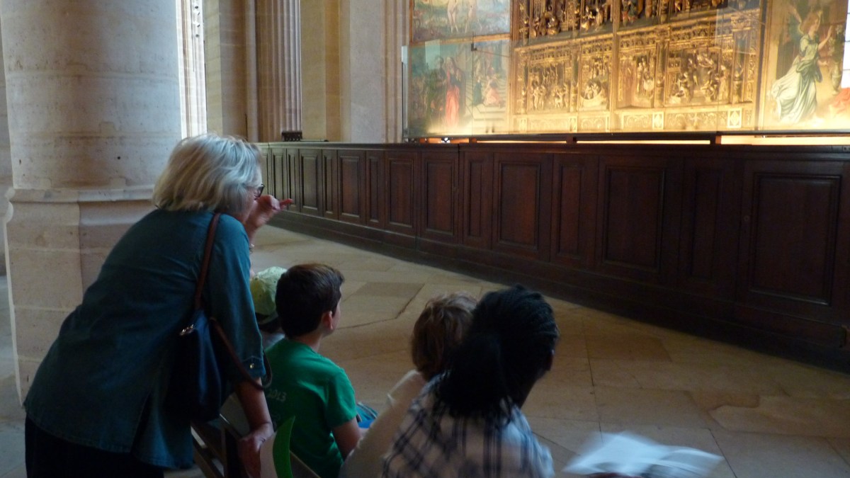 Visite dans l'église Saint-Germain-l'Auxerrois à Paris.