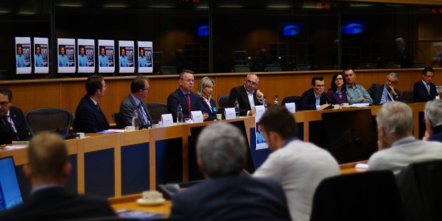 web2-pasteur-brunson-parlement-europc3a9en-eclj.jpg