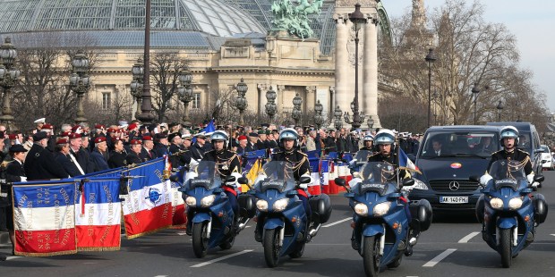 web2-pont-alexandre-iii-afp-000_par7511127.jpg