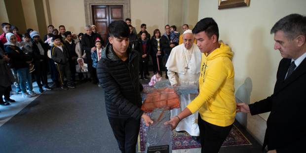 POPE MEET REFUGEES LESBOS