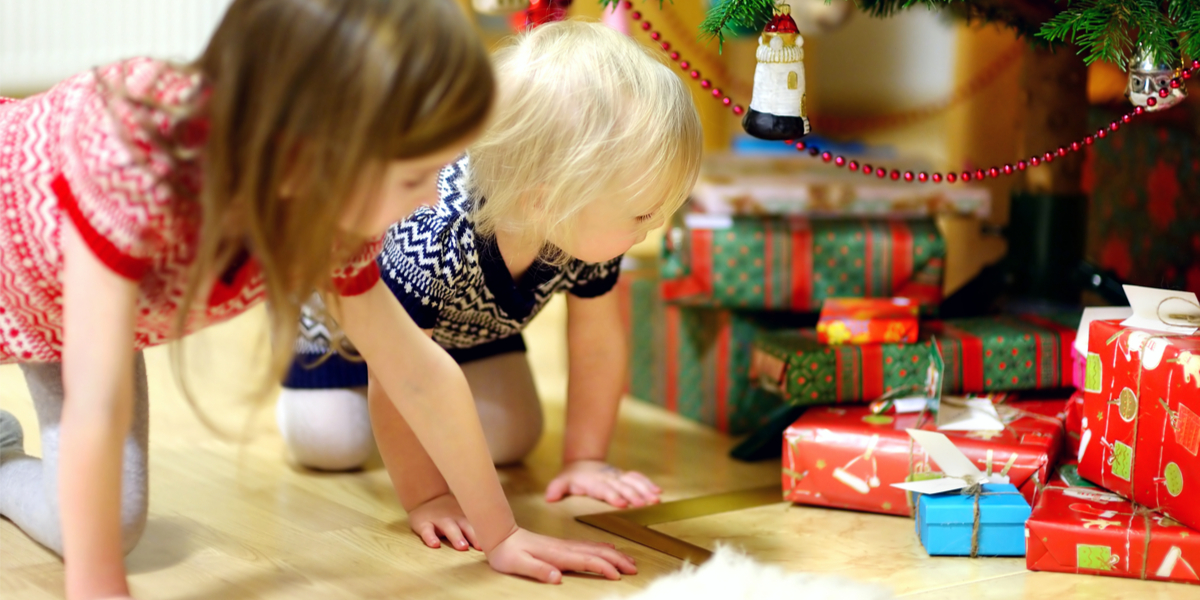 Les cadeaux de Noël, origine païenne ou chrétienne ? Shutterstock_211839097