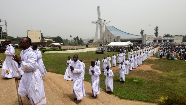Les fidèles Ivoiriens ont participé à une messe pour la paix à Abidjan, le 15 février 2020.