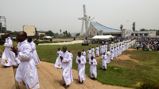 Les fidèles Ivoiriens ont participé à une messe pour la paix à Abidjan, le 15 février 2020.