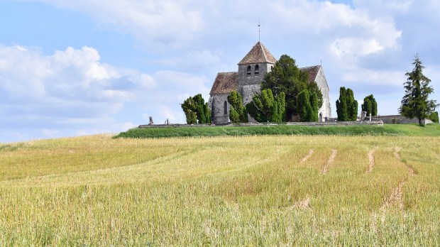 Église dans la campagne