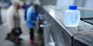 L&rsquo;eau de Lourdes se périme-t-elle ?