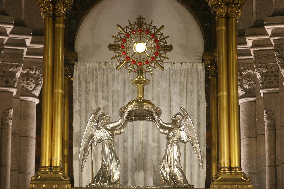 ostensoir-montmartre.jpg