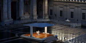 Revivez la prière et la bénédiction historique du pape François