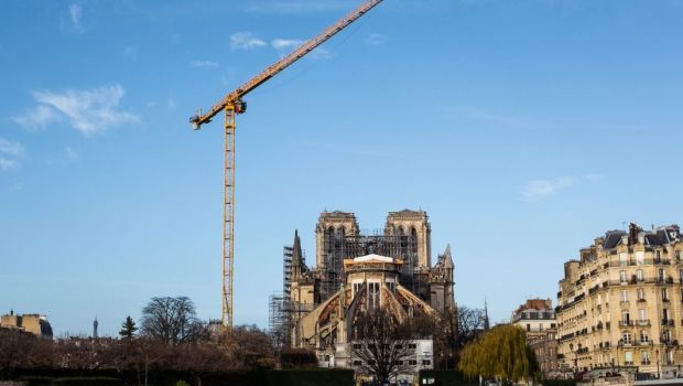NOTRE DAME DE PARIS