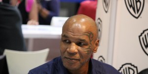 Le boxeur Mike Tyson remet les gants pour les sans-abri et les toxicomanes
