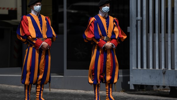 gardes suisses masques de protection