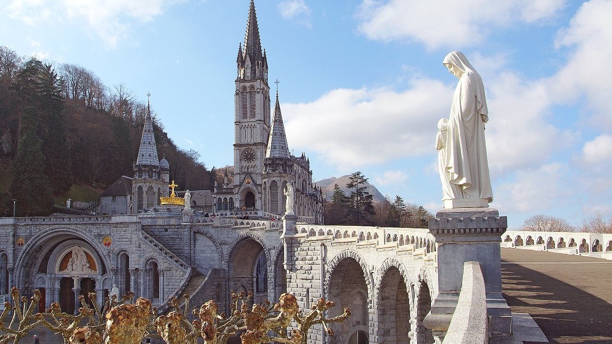 LOURDES