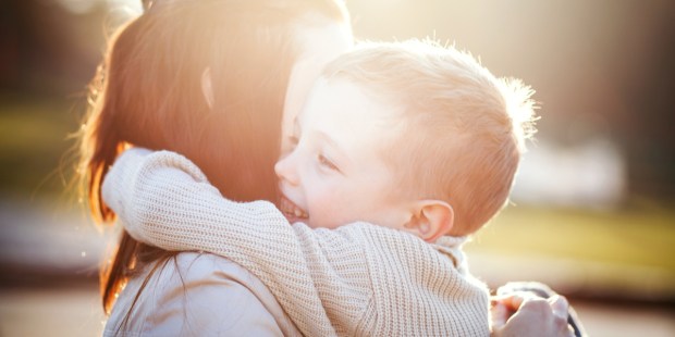 MUM, HUG, CHILD