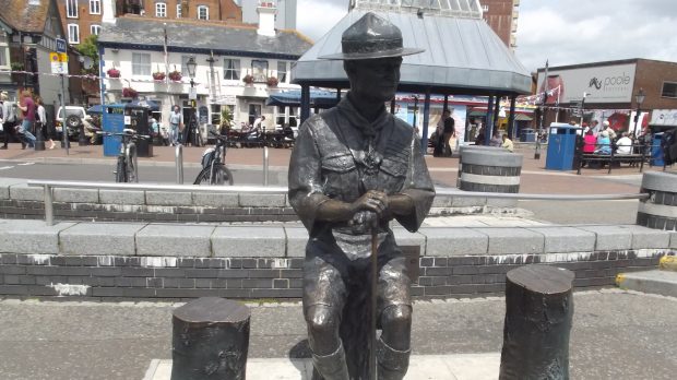 WEB2-BADEN POWELL-STATUE-CC