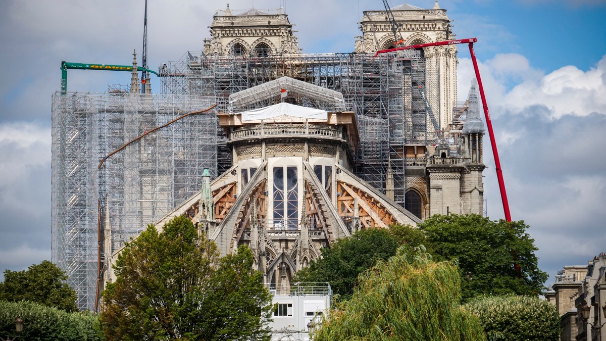 WEB2-TDJ1620-NOTRE-DAME-DE-PARIS-Timothée-DhellemmesP1000773.jpg