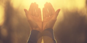 Six astuces très simples pour persévérer dans la prière