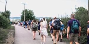 Sur les routes de France, le « M de Marie » et ses milliers de pèlerins