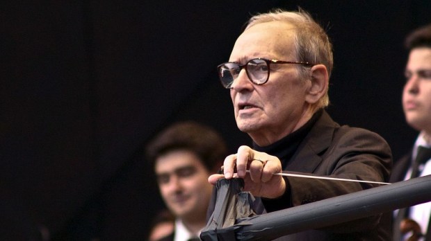 WEB3-ENNIO-MORRICONE-ITALIAN-COMPOSER-CONDUCTING-GONZALO-TELLO-CC-BY-SA-2.0.jpg