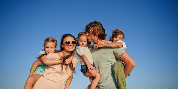 Une prière parfaite pour passer de bonnes vacances en famille Shutterstock_732790018