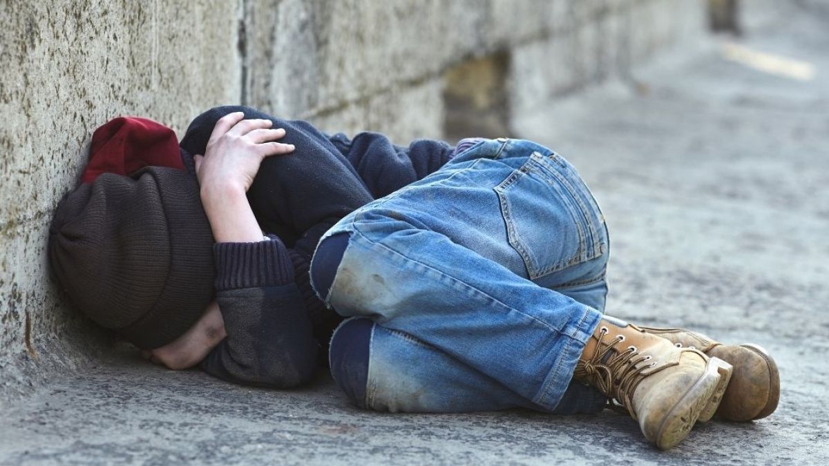 CHILD-STREET.jpg