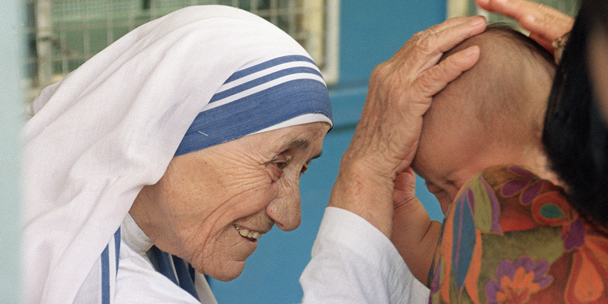 [VIDEO] Sainte Mère Teresa, une vie au service des pauvres - Fêtée par l'Église le 5 septembre WEB3-MOTHER-TERESA-BLESS-MEET-AFP-000_ARP2016779