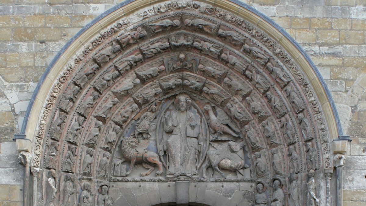 Cathedrale_dAngers_portail-e1603632869294.jpg